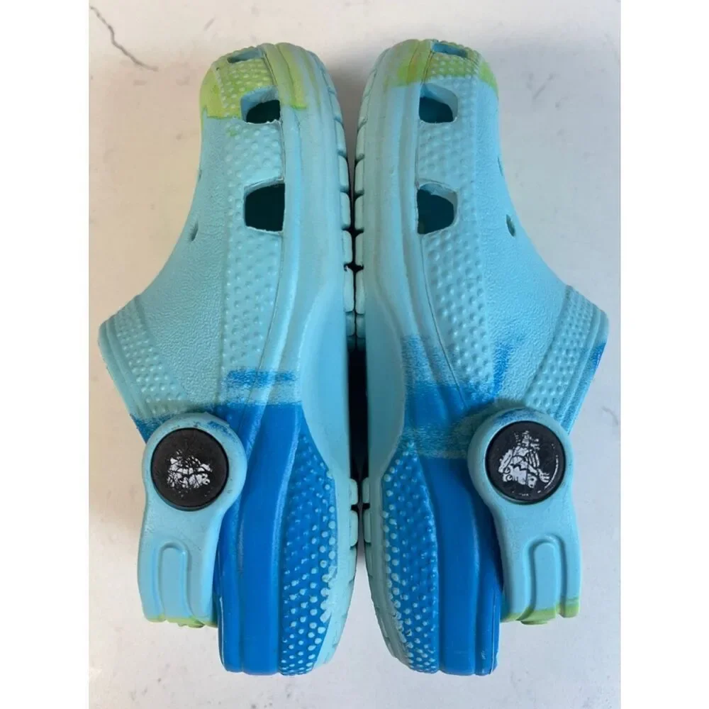 CROCS ventilation these iconic